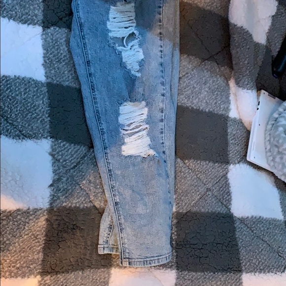 Wild Fable Light Wash Mom Jeans - Picture 3 of 6